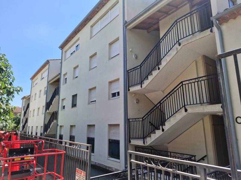 Entreprise pour pose de filet anti-pigeons ou anti-oiseaux sur un bâtiment à Toulon 